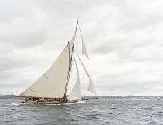 IM体育数据分析平台-神奇一幕：帆船比赛惊现逆转