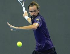 IM体育官方平台-法网绝杀澳网，梅德韦杰夫统治全场的简单介绍