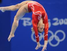 IM体育数据分析平台-浓眉里程碑之夜，独行侠轻取雷霆展现实力