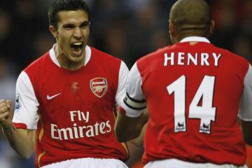 IM体育在线注册-世界排名争夺战焦点战，雄鹿惊天翻盘老鹰，东部格局再起波澜