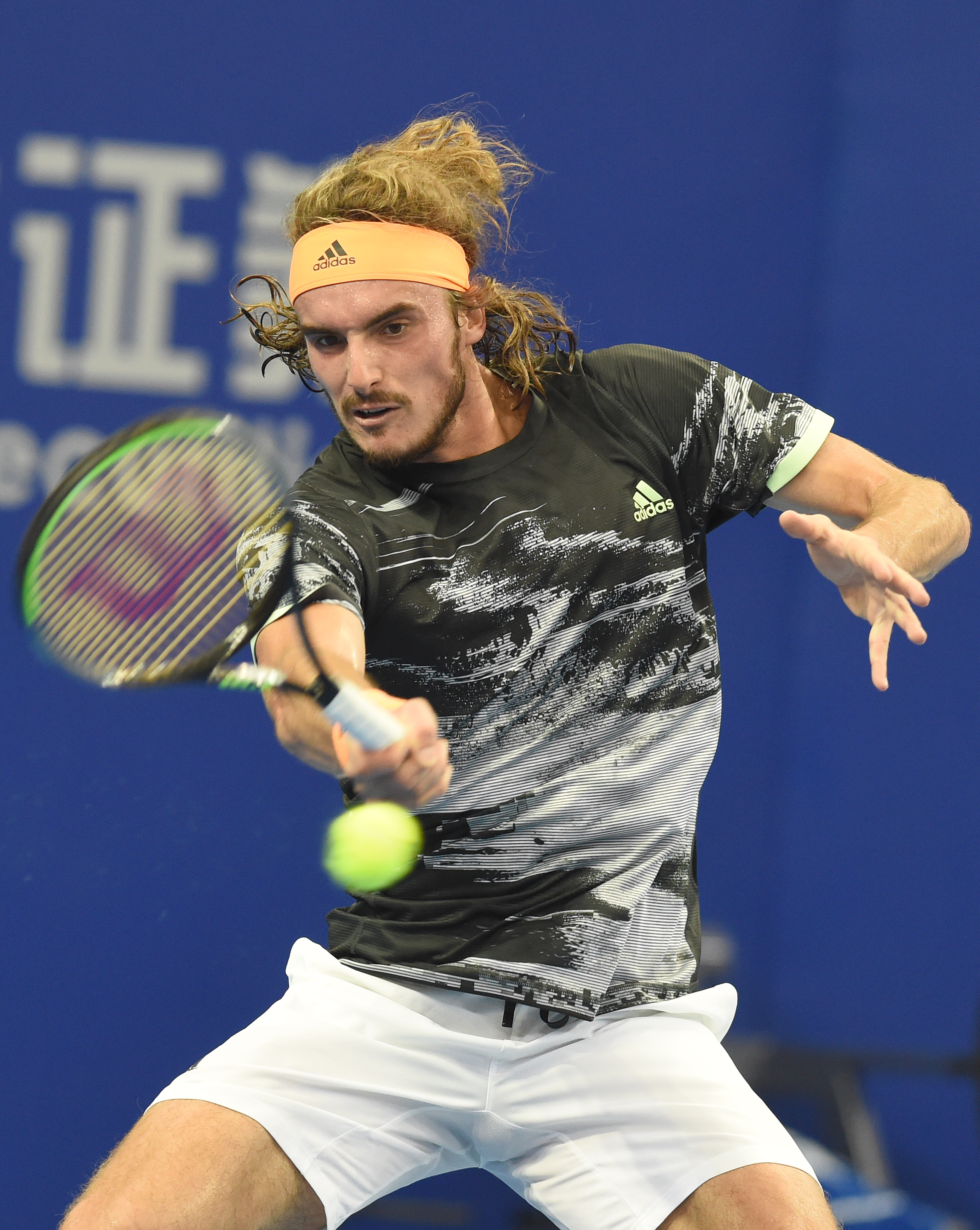 IM体育官方网-西班牙网球队轻取美国网球队，西西帕斯送出助攻的简单介绍