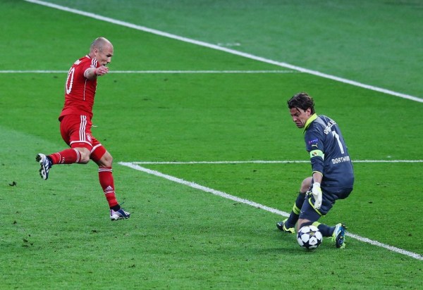 IM体育官网入口-中国绝地反击尤文，罗本送出助攻