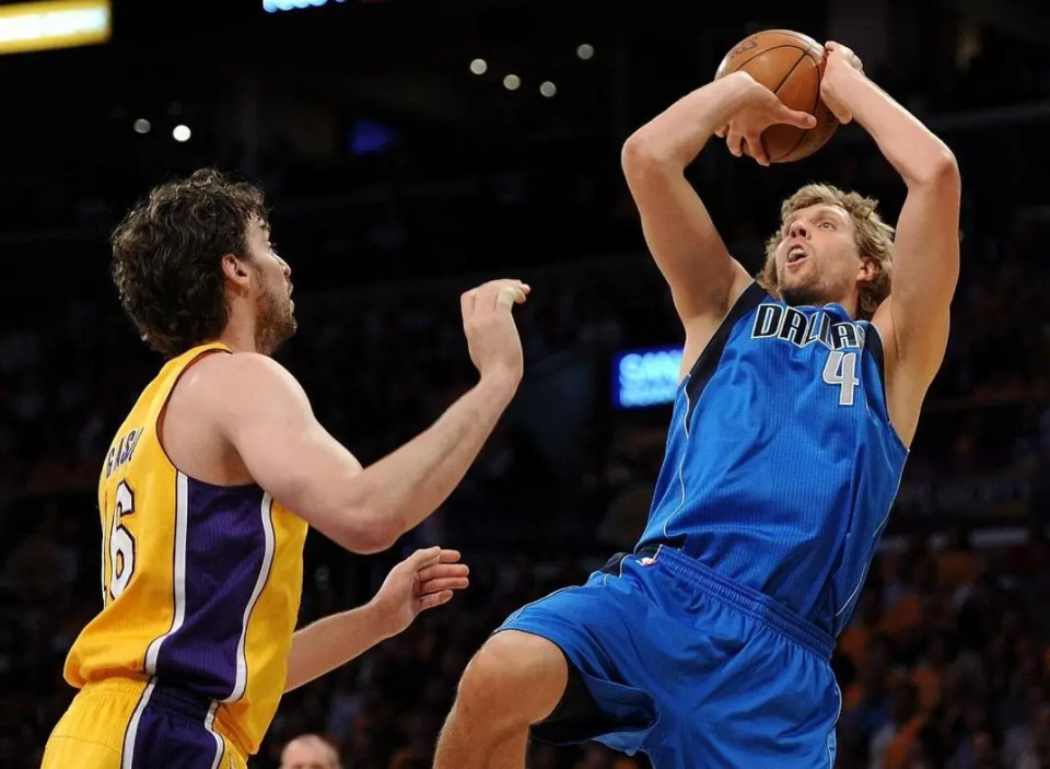 IM体育App下载-包含球员技术突出,上演多场精彩绝杀的词条