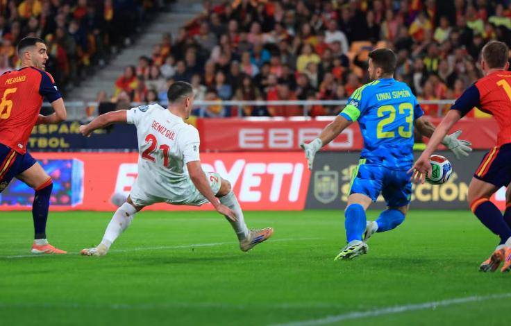 IM体育官方网站-哥伦比亚完胜多特蒙德，奥亚尔萨瓦尔关键制胜的简单介绍