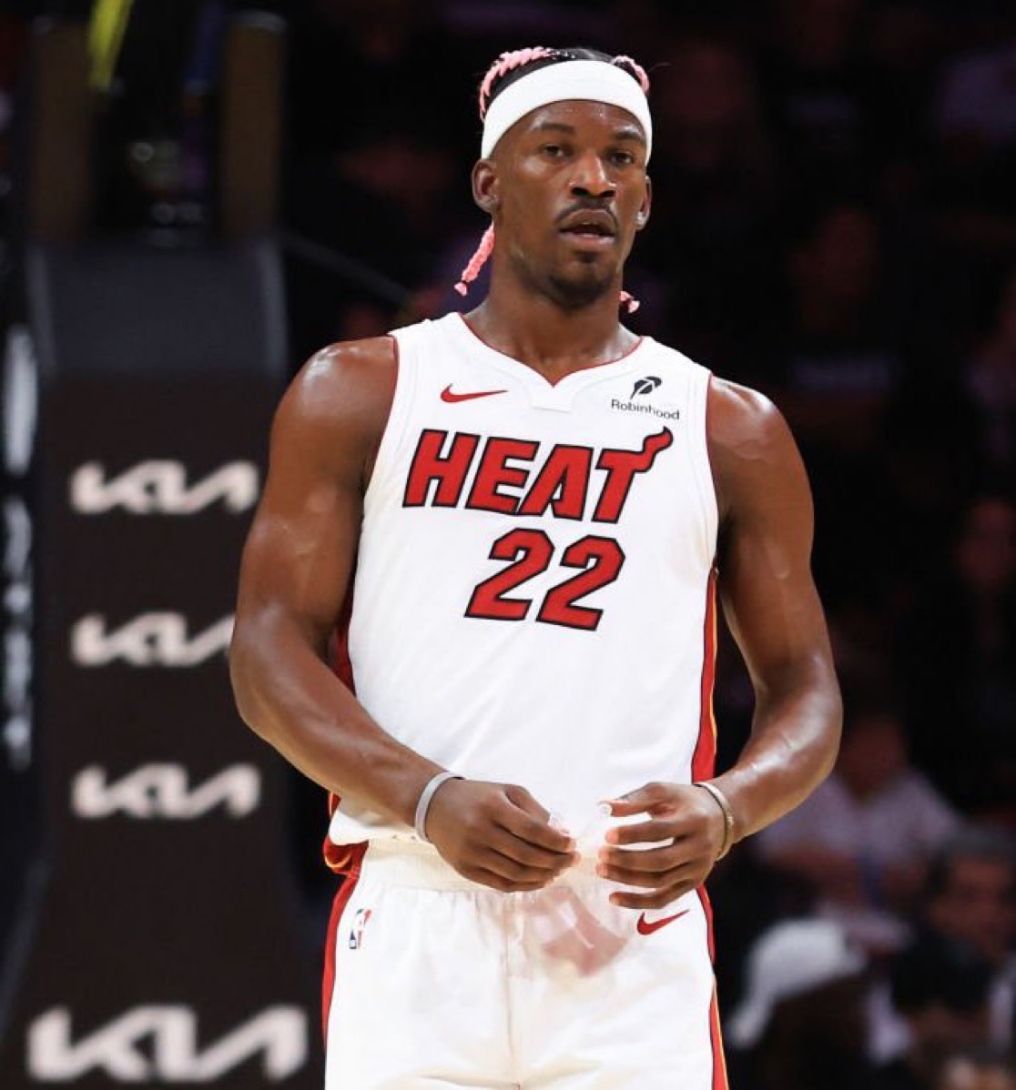 IM体育社区互动入口-鹈鹕完胜马刺，陶汉林统治全场