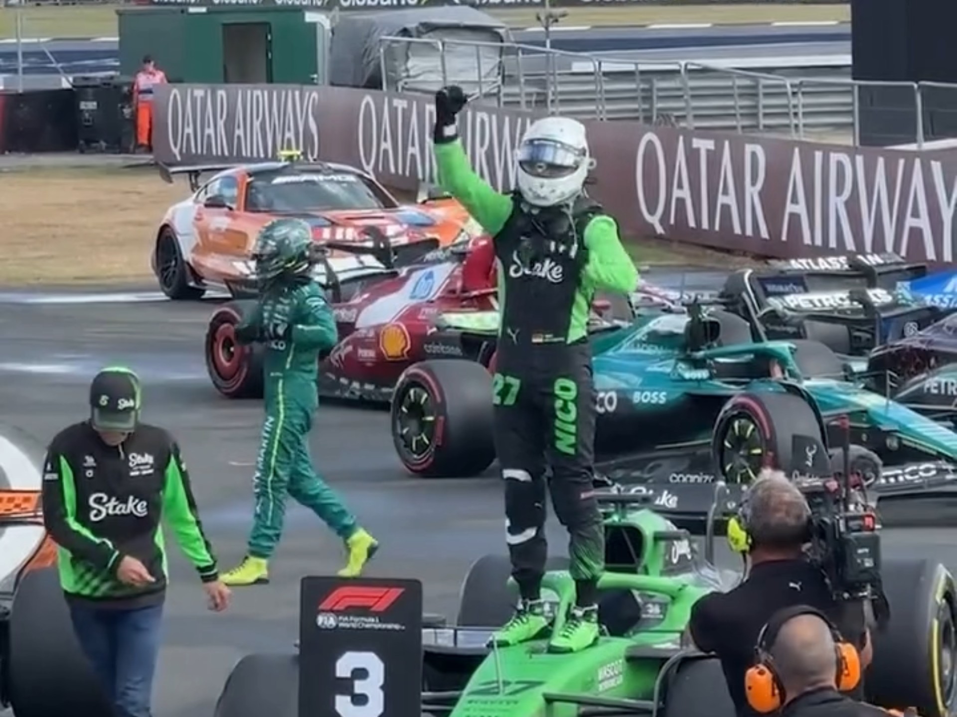 IM体育-索伯车队轻取法拉利，佩雷兹惊艳四座的简单介绍