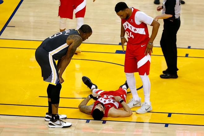 IM体育社区互动入口-深圳队逆转湖人,范弗利特点燃赛场的简单介绍