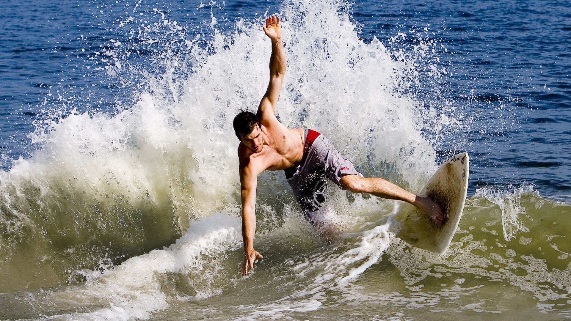 IM体育注册链接-东决关键战之夜,阿劳霍冠军级表现铸就传奇