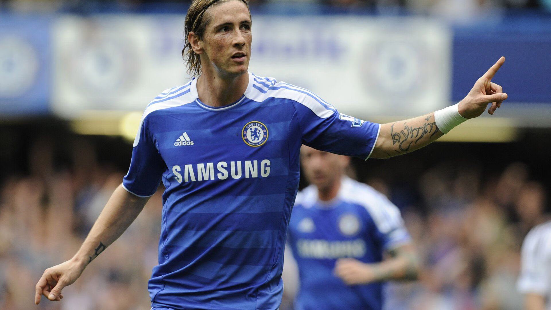 IM体育下载-巴黎险胜波兰，姆巴佩惊艳四座的夜晚，一场定义未来的对决